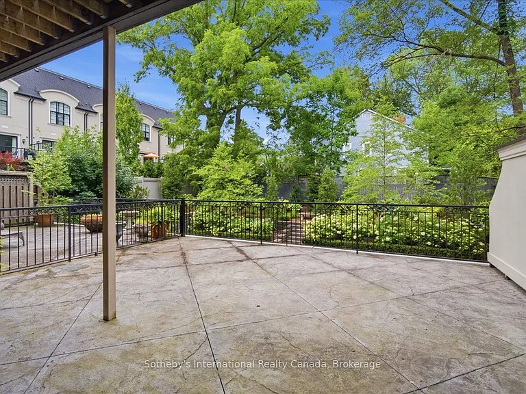339 Randall St — Photo 8