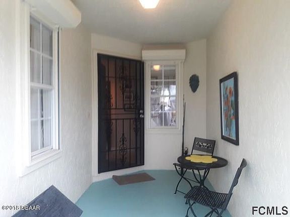 3rd image of 1360 N Daytona Ave