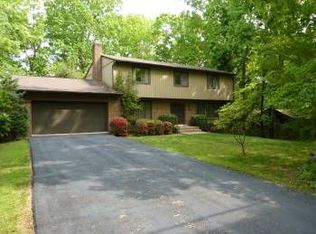 5905 Boothe Dr, Burke, VA 22015