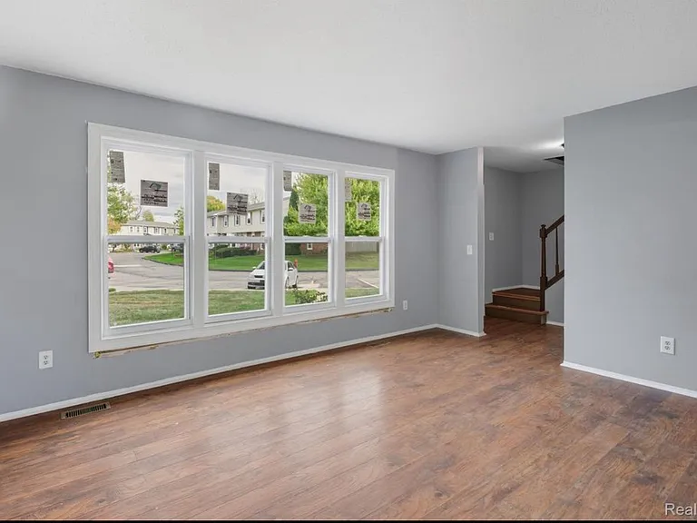 13157 Lake Point Blvd — Photo 6