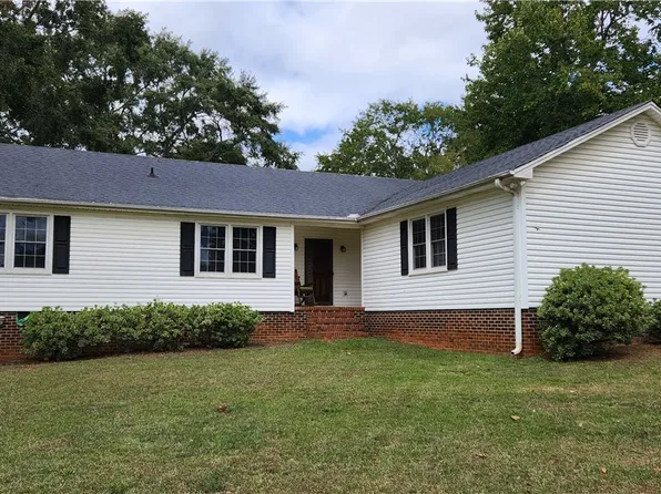 304 Stonehaven Dr, Anderson, SC 29625