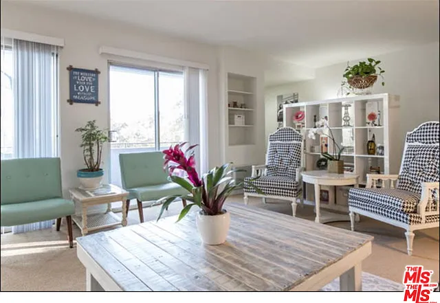 7560 Hollywood Blvd #109 — Photo 32