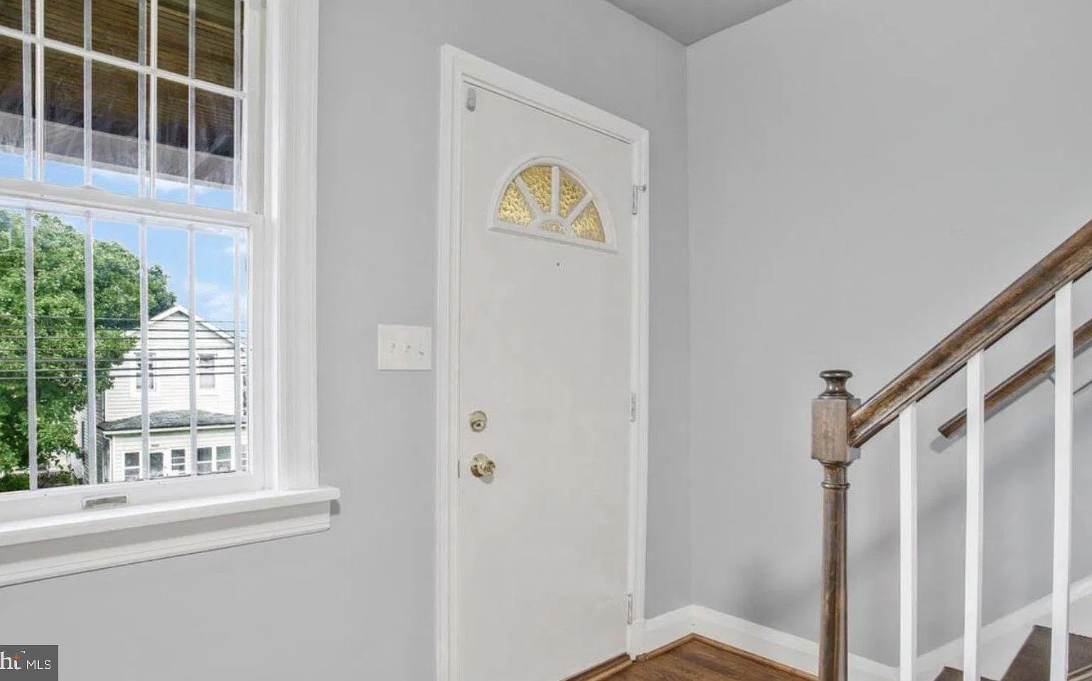 3 bed, 2.0 bath, 977 sqft, $2,000 — Photo 3