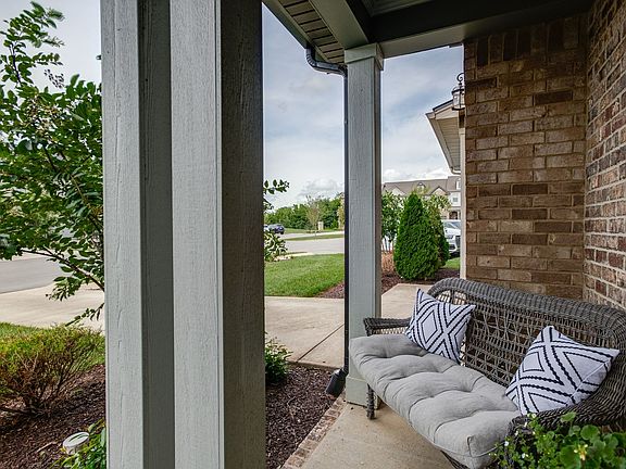 5th image of 3044 Sassafras Ln