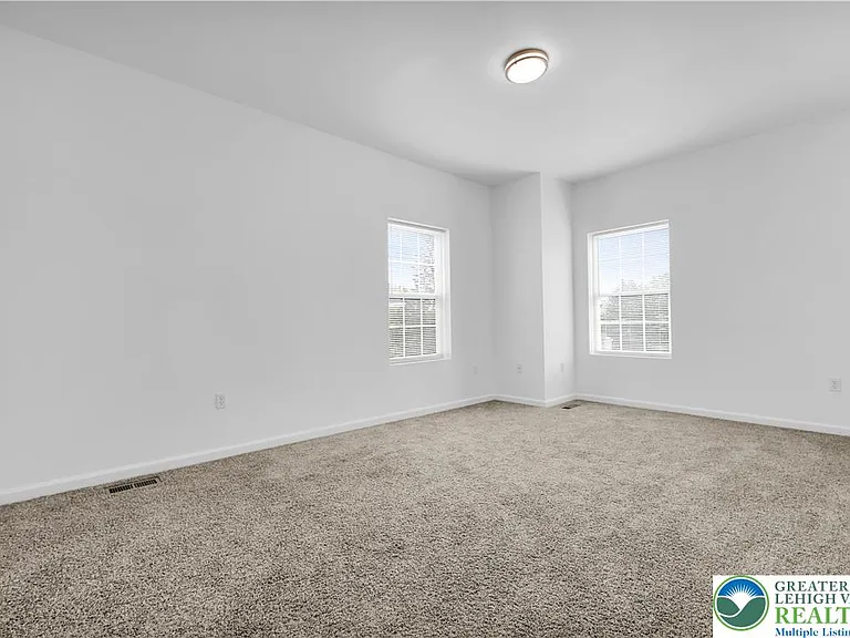 825 16th Ave — Photo 27
