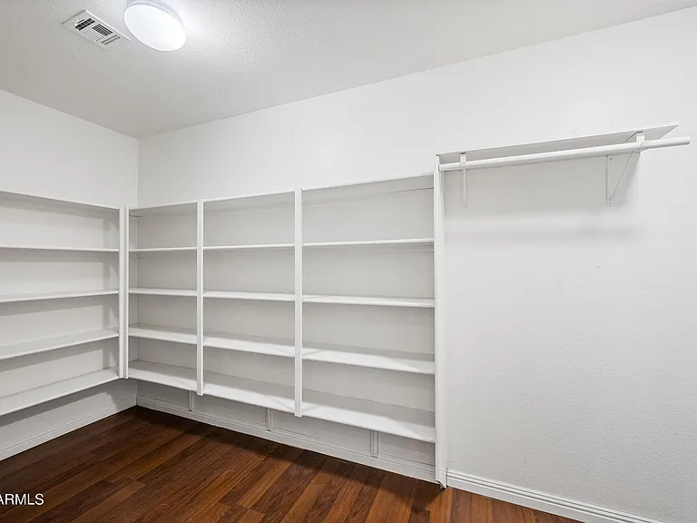 210 E Jasper Ct — Photo 25