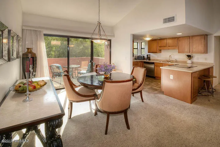 2 bed, 2.0 bath, 1164 sqft, $1,800 — Photo 4