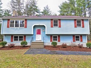 49 Box Pond Dr, Bellingham, MA 02019