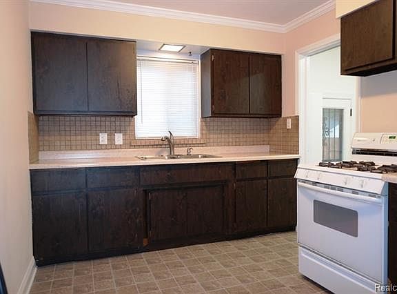 3rd image of 1708 E Hudson Ave