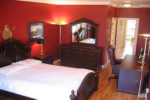 Sold by ArdorNY | media 10