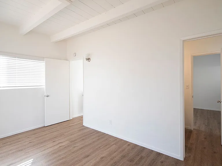 3654 & 3660 Princeton Ave — Photo 10