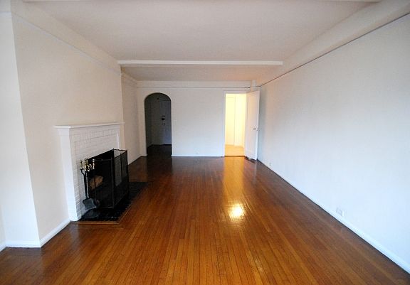 3rd image of 140 E 28th St APT 9K