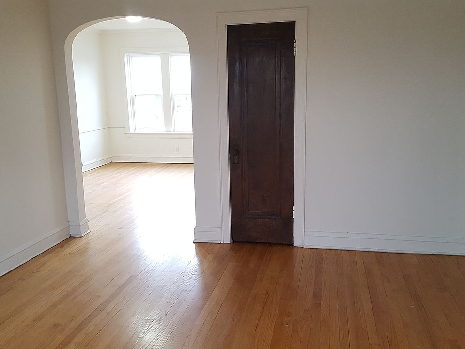 1st image of 3737 N Leclaire Ave #3