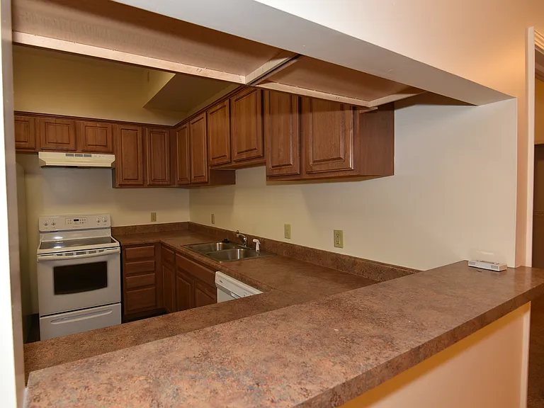 320 S Dunn — Photo 34
