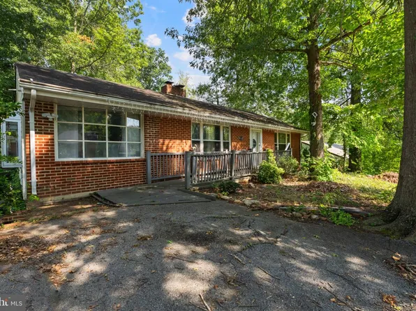 13506 Harrison Ave, Fort Washington, MD 20744