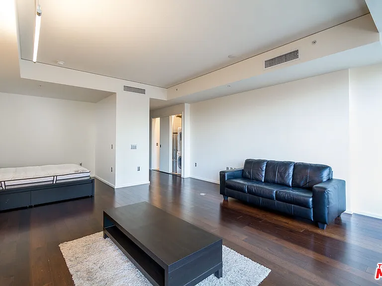 1155 S Grand Ave #713 — Photo 3