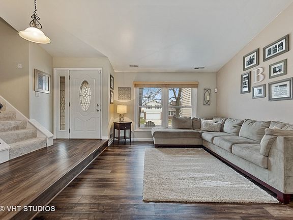 5th image of 2415 Royal Dr