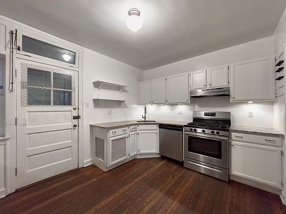 3rd image of 4527 N Wolcott Ave #A2