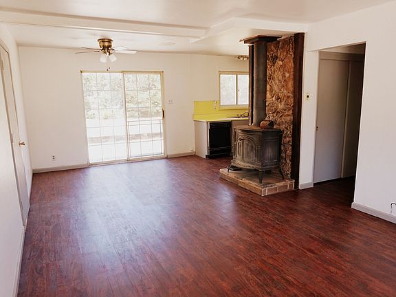 5th image of 1111 Hall Ct