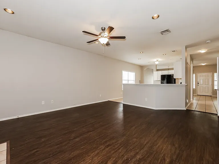 2808 Earle Dr — Photo 5