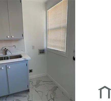 2 bed, 750 sqft, $2,912 — Photo 2