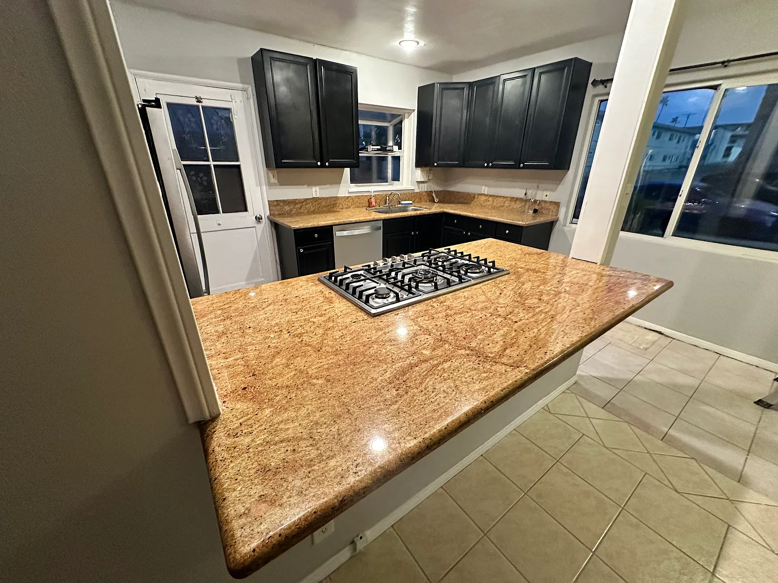 2 bed, 1068 sqft, $3,995 — Photo 2