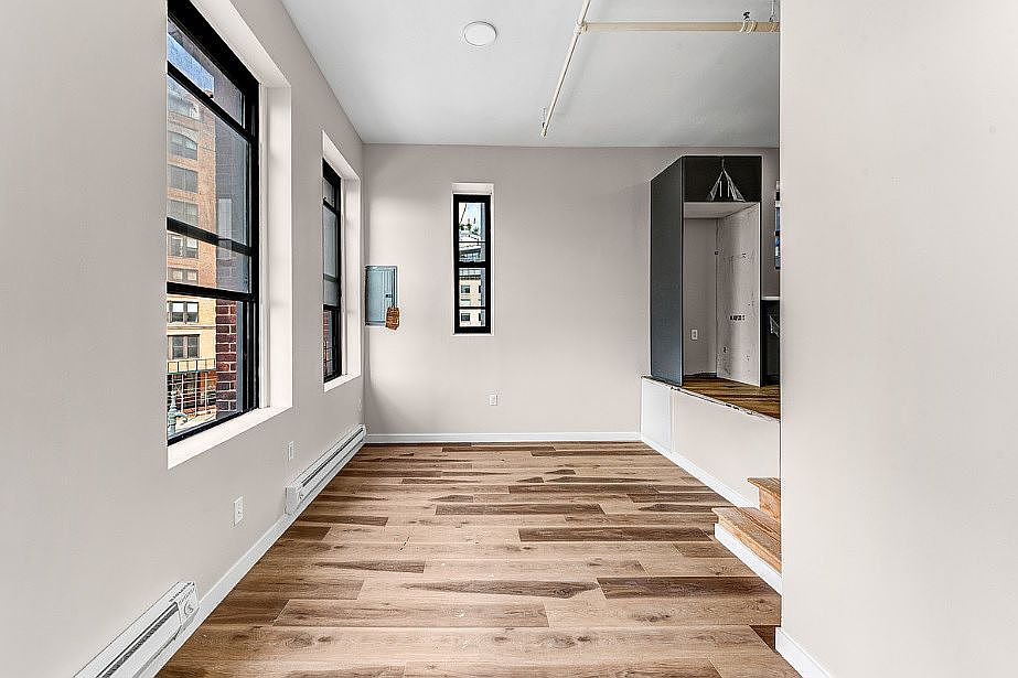 1st image of 528 Canal St #3