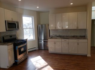118 Fort Lee Rd #1, Teaneck, NJ 07666