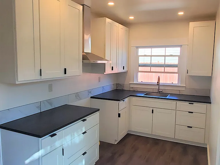 6841 Mohawk St — Photo 13