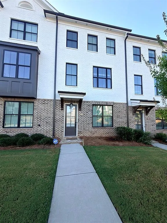 3 bed, 3.5 bath, 2100 sqft, $2,750 — Photo 1