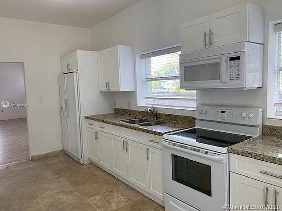 2nd image of 4711 N Miami Ave