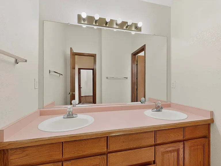 8908 Henriette Wyeth Dr NE — Photo 28