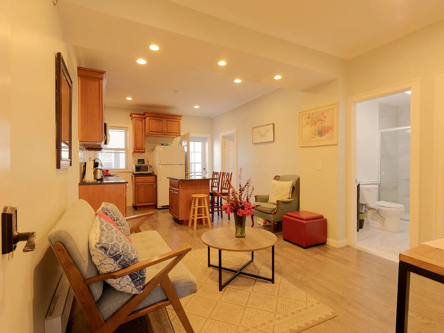 4 bed, 1245 sqft, $4,500 — Photo 2