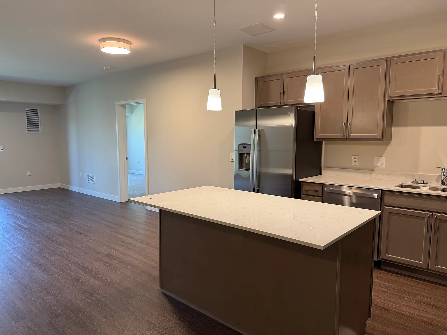2 bed, 1228 sqft, $2,797 — Photo 3