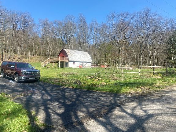 3rd image of 1760 Jordan Hollow Rd