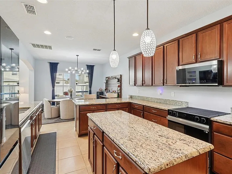 Plantation Oak Dr — Photo 12