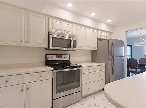 5th image of 3430 Gulf Shore Blvd N APT 5B