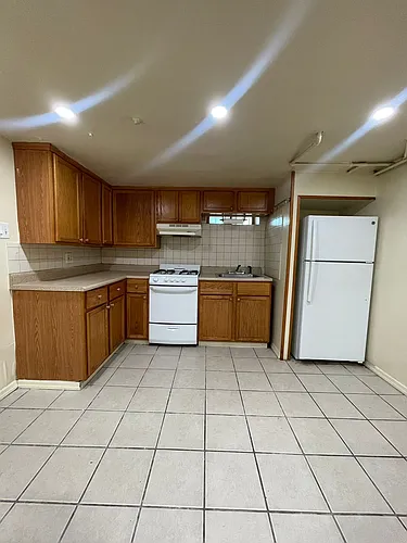 6 Rose Ave Photo 1