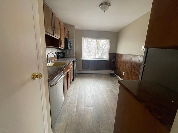 4th image of 23 Leigh St