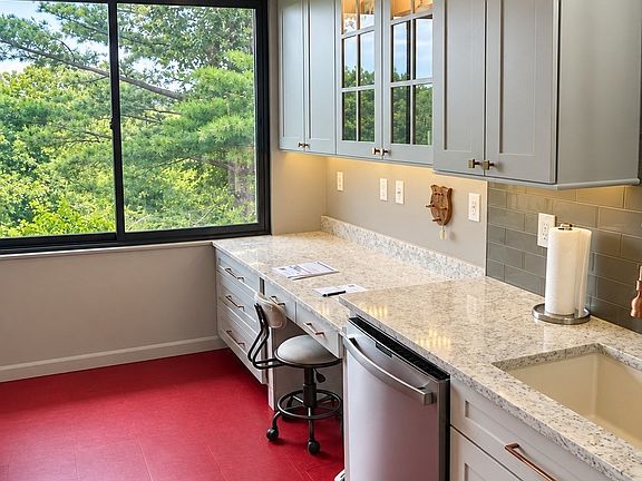 4th image of 40 Village Rd #308B