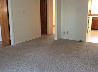 1832 Brenton Rd APT 3B, Cambridge, OH 43725
