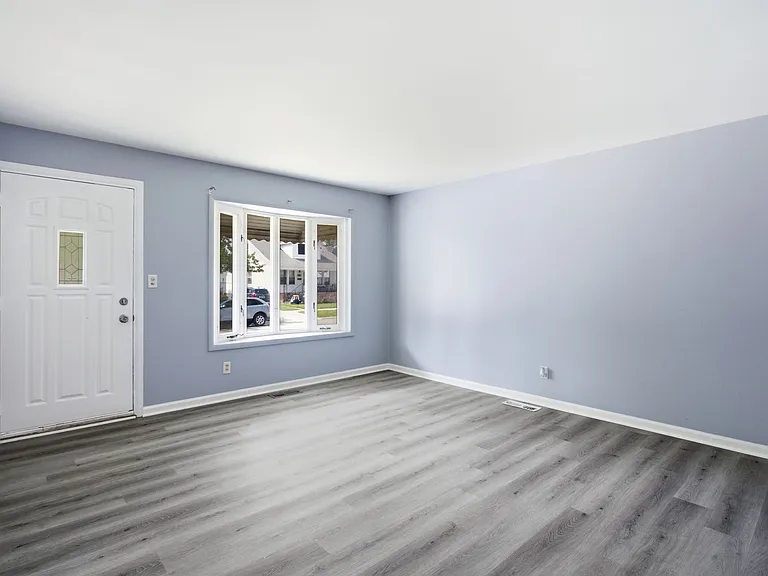 1663 Wilson Ave — Photo 7