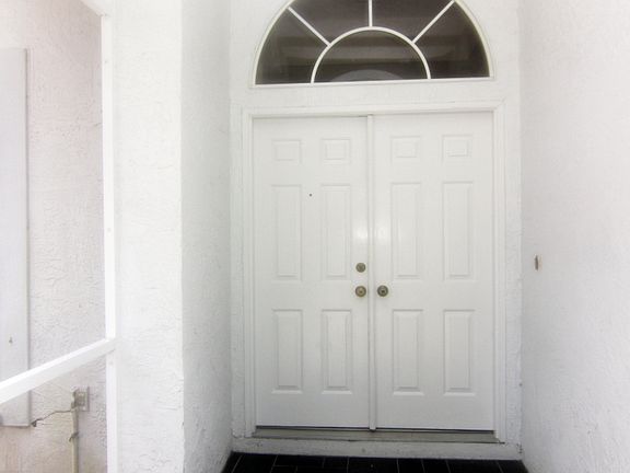 3rd image of 302 Roosevelt Ave.