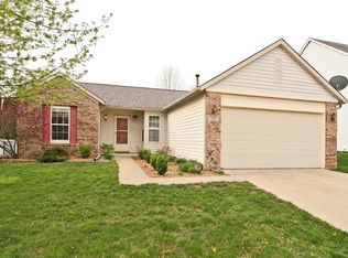 4821 Pineleigh Pl, Greenwood, IN 46143