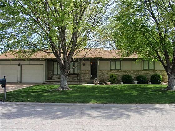 1st image of 2621 Linda Ln