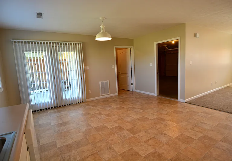 04 Kitchen To Garage_1_10172016