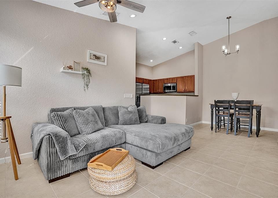 1st image of 1825 Sonrisa Drive