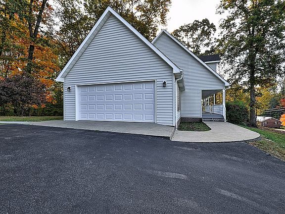 4th image of 132 Woodland Dr
