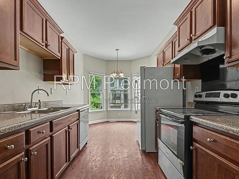 740 Prince Pl NW — Photo 10