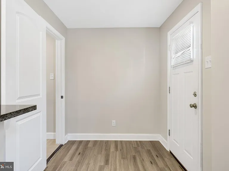 3127 Cedar St #1R — Photo 3